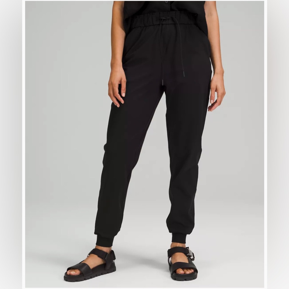 Lululemon stretch high rise jogger luxtreme NWOT